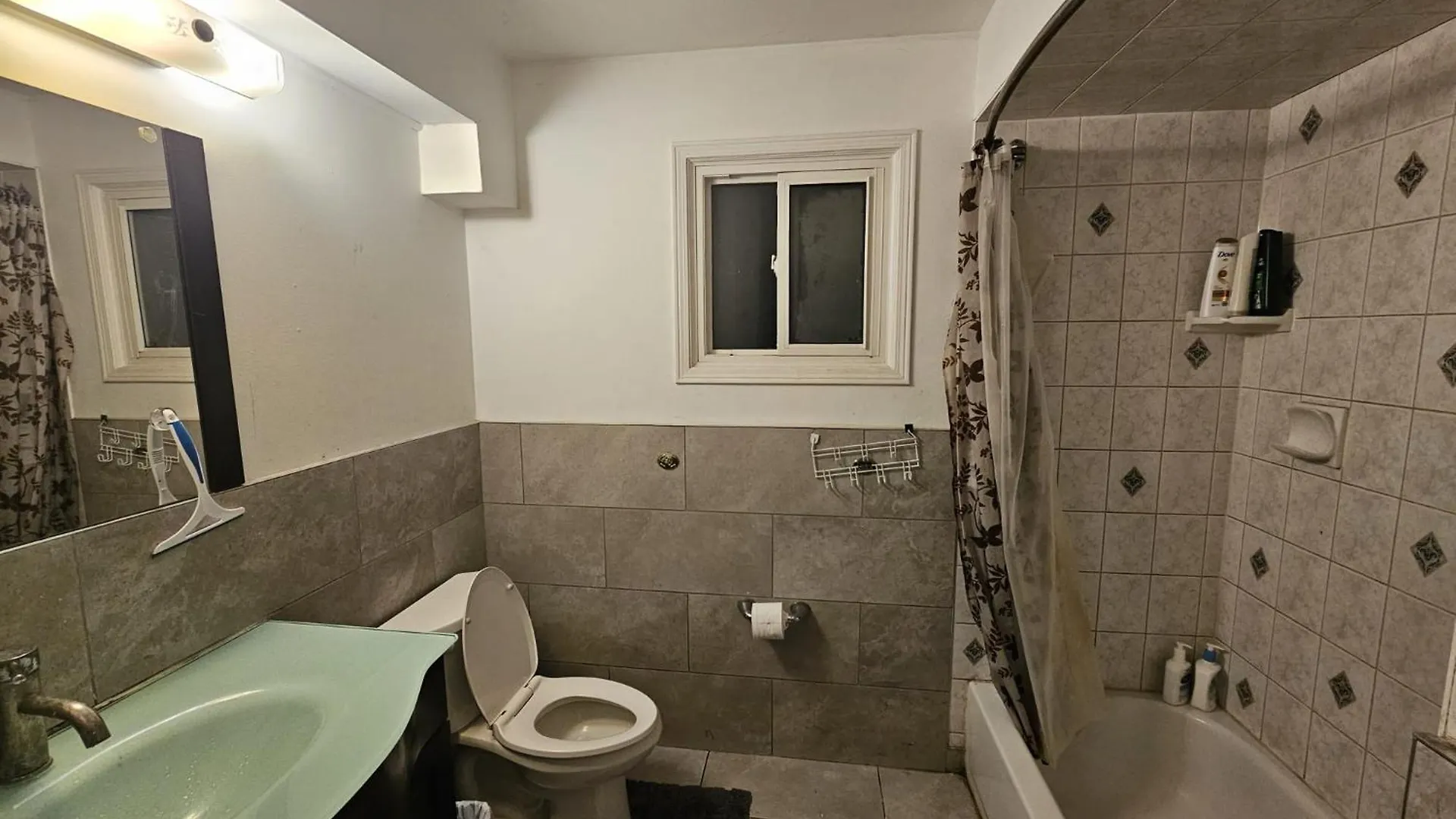Cheap Taylor Swift Deal At 89- Hurry! Mississauga Homestay